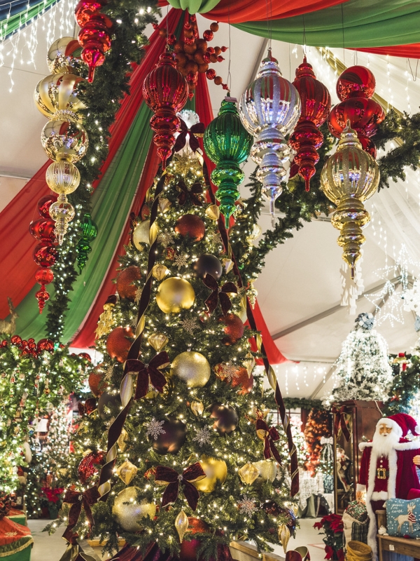 overview of a decorated christmas tree in the whimsical winter wonderland shopping experience